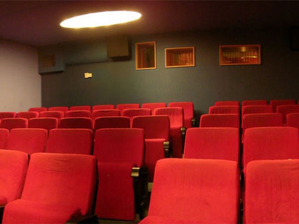 Stühle im Kinosaal: Universum, Foto: Passage Kinos Leipzig