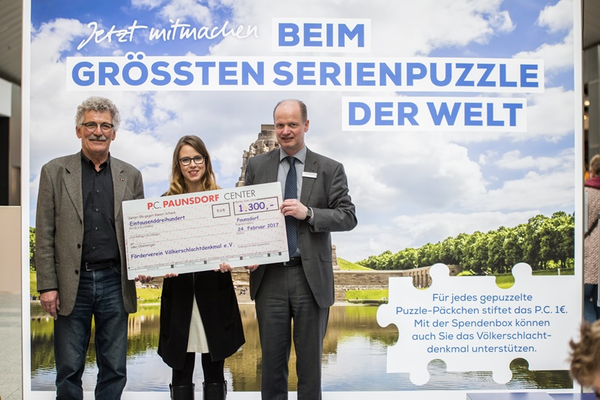 Spendenscheck-Übergabe im Paunsdorf Center