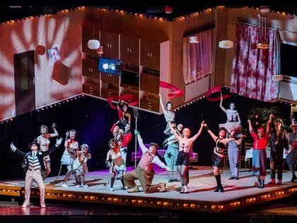 Premiere von Paul Burkhards »Das Feuerwerk« in der Musikalischen Komödie