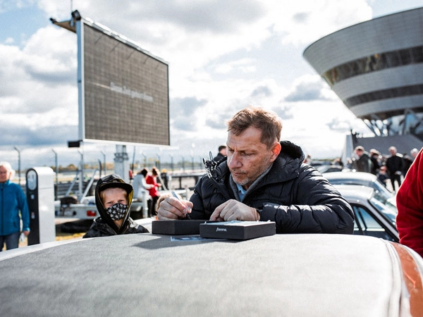 Tatort-Kommissar Richy Müller zu Gast bei Classic Cars and Coffee, Foto: Porsche AG - Leipzig