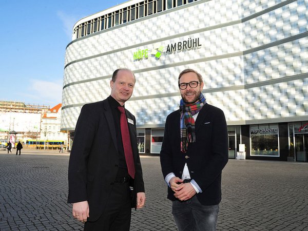 Center Manger Rainer Borst und Ulrich Fischer, Geschäftsführer des Modehaus Fischer