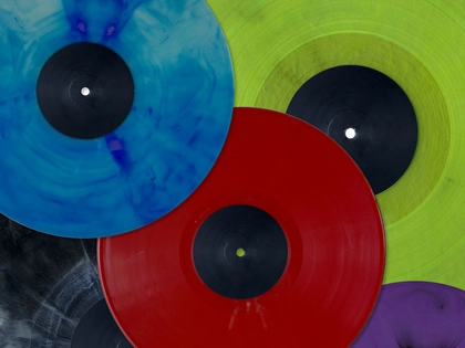 Faszination Vinyl: Museologie-Studierende der HTWK Leipzig realisieren Ausstellung im Schulmuseum