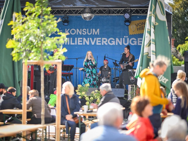 Konsum Familienvergnügen: buntes Familienfest vor der Filiale an der Märchenwiese , Foto: Konsum Leipzig / Christian Modla