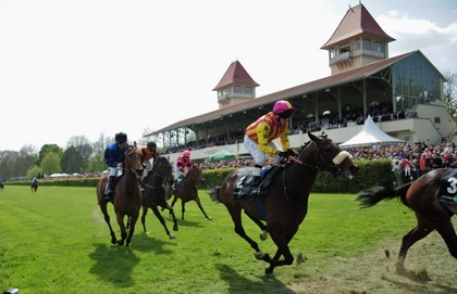 Kultiger Festtag des Turfs am 1. Mai
