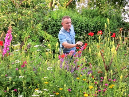 Leunaer Naturgartenberater und Autor Daniel Jakumeit zu Gast im Zeitgeschichtlichen Forum Leipzig Leunaer Naturgartenberater und Autor Daniel Jakumeit zu Gast im Zeitgeschichtlichen Forum Leipzig