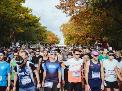 Teilnehmerrekord am Völkerschlachtdenkmal: Rund 5.000 Läuferinnen und Läufer feiern den LEIPZIG RUN 2026