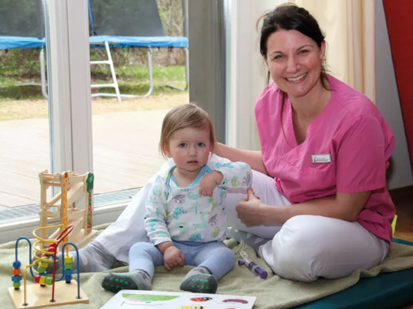 Selma und Schwester Christina, Foto: Kinderhospiz Bärenherz