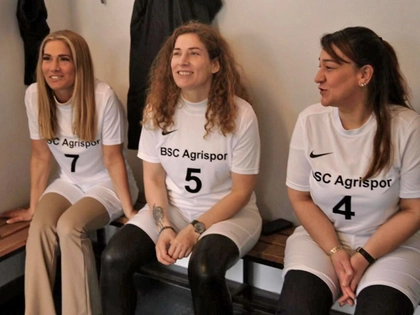 DOK Day am Deutschen Diversity-Tag: „Spielerinnen“ im 2cl Sommerkino