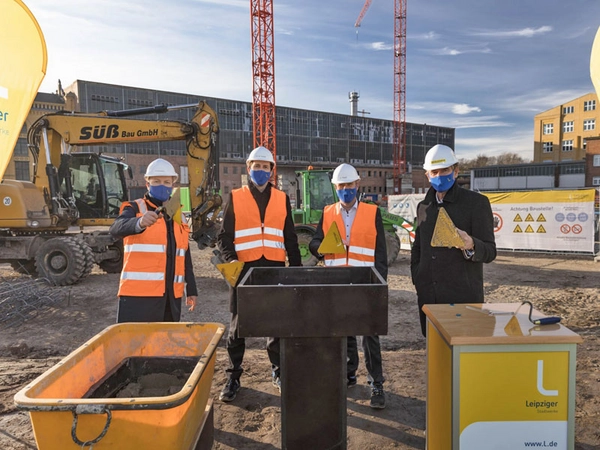 Grundsteinlegung fürs neue HKW Leipzig Süd: Thomas Brandenburg, Dr. Maik Piehler, Karsten Rogall und Burkhard Jung (von links), Foto: Leipziger Gruppe