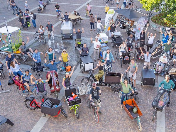 Cargobike Roadshow: Gruppenfoto am Parcours, Foto: Stadt Graz
