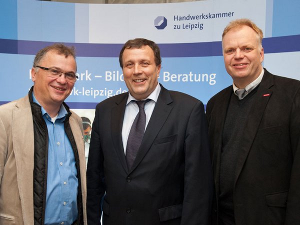 Der neue Präsident Claus Gröhn (Mitte)