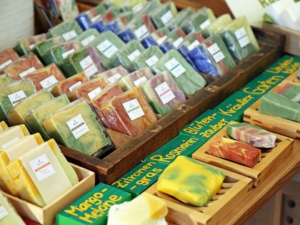 Präsentation regionaler Manufakturen im Breuninger Haus Leipzig