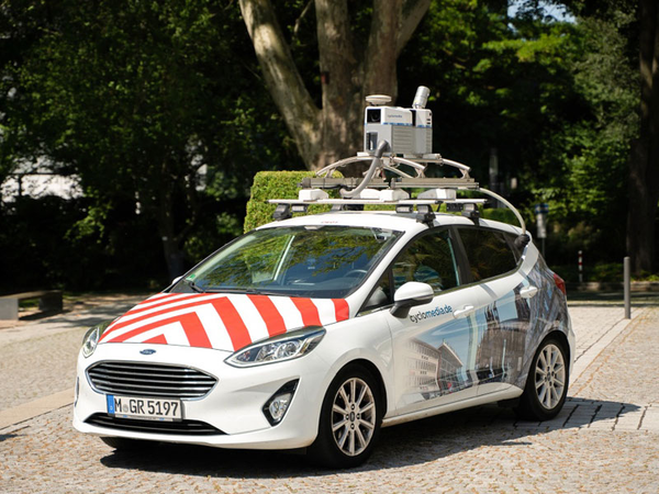 Fahrzeug der Firma Cyclomedia mit 360-Grad-Kamera und Messtechnik, Foto: Cyclomedia