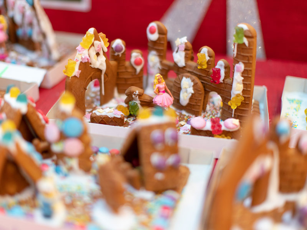 Kreativ gestaltete Lebkuchenhäuser, Foto: Höfe am Brühl