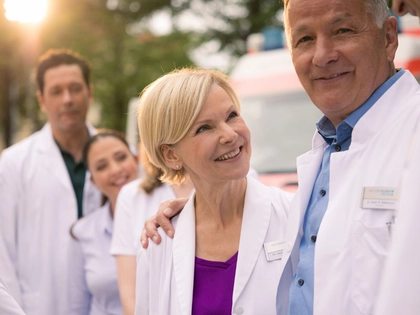 25 Jahre „In aller Freundschaft“ wird mit Jubiläumsfolge im Ersten, Fanfest und Livestream in Leipzig gefeiert