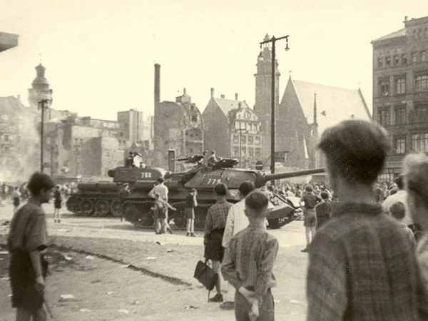 17. Juni 1953 in Leipzig, Blick aus Richtung Katharinenstraße auf den Markt, Foto: Harald Müller / Archiv SGM