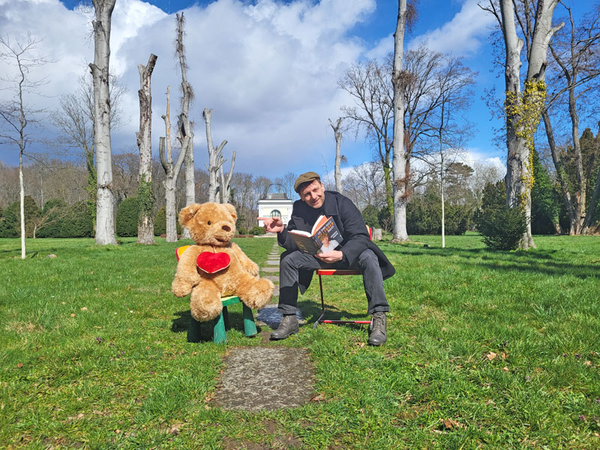 Als Botschafter für Bärenherz unterwegs: Am 29. April 2023 veranstaltet Schauspieler Hendrik Duryn eine Benefiz-Lesung für das Kinderhospiz, Foto: Kinderhospiz Bärenherz Leipzig