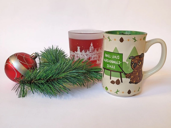 Leipziger Weihnachtsmarkt 2023 Kindertasse: Onkel Uhu startet Märchenwald-Serie, Foto: Stadt Leipzig