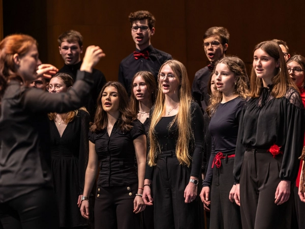 Beim Symposium zur Kinder- und Jugendstimme soll ausgelotet werden, wie uns Singen und Musik verorten: in Familien, Chorgemeinschaften und Regionen. Foto: Nils Ole Peters