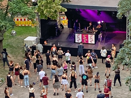 SOMMER IM GRASSI: Mehr als 50 Open-Air-Veranstaltungen in den Innenhöfen des Grassimuseums Leipzig