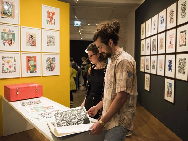Besucher in der Ausstellung Bauhaus_Sachsen, Foto: Karola Bauer