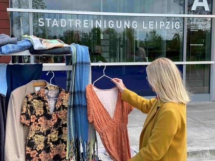 Kleidertausch auf dem Gelände der Stadtreinigung Leipzig Kleidertausch auf dem Gelände der Stadtreinigung Leipzig