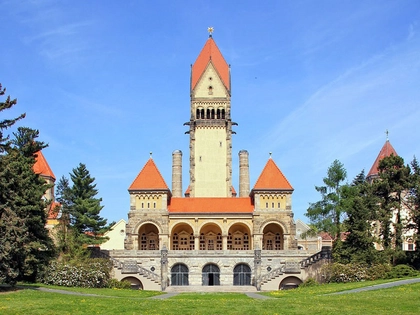 Standsicherheit beeinträchtigt: Krematorium auf dem Leipziger Südfriedhof erhält neuen Schornstein