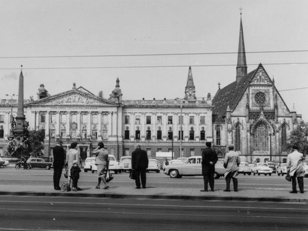 Die Universitätskirche kurz vor der Sprengung. Foto: Universitätsarchiv Leipzig, FS N06191 Die Universitätskirche kurz vor der Sprengung. Foto: Universitätsarchiv Leipzig, FS N06191