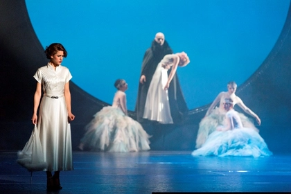 UNSTERBLICHE GRUSELROMANZE