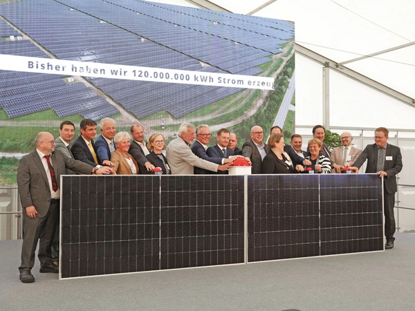 Feierliche Eröffnung des Solarparks in Witznitz bei Leipzig, Foto: Alexander Sucrow, Bildrechte: SIGNAL IDUNA Gruppe