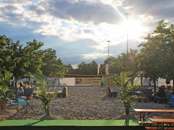 Beachclub und Volleyballfeld des P.C. Family Summers, Foto: Paunsdorf Center Leipzig