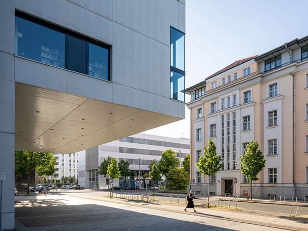 Der Campus der HTWK Leipzig im Süden der Stadt: links die Hochschulbibliothek, Nieper-Bau (Mitte) und Lipsius-Bau. Foto: Tom Schulze / HTWK Leipzig 