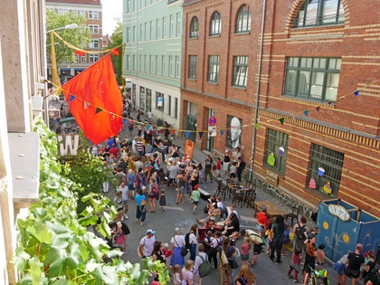 Westflügel Leipzig startet mit Sommerfest „Happy Place“ in die nächste Saison Westflügel Leipzig startet mit Sommerfest „Happy Place“ in die nächste Saison