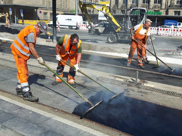 Die Arbeiten am Hauptbahnhof kommen planmäßig voran: Auf Gleis 1 und 2 sind die Gleise verlegt und der Deckenschluss wird hergestellt, Foto: Leipziger Gruppe
