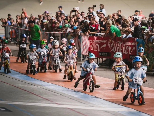 Kindernachtrennen auf der Leipziger Radrennbahn, Foto: SC DHfK Leipzig
