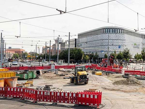 Umbau Haltestelle Goerdelerring, Stand: KW 32, Foto: Leipziger Verkehrsbetriebe