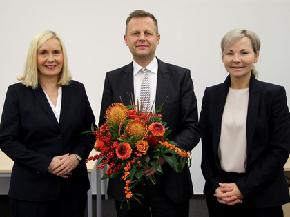 Finanzbürgermeister Torsten Bonew erneut zum Aufsichtsratsvorsitzenden des Klinikums St. Georg gewählt Finanzbürgermeister Torsten Bonew erneut zum Aufsichtsratsvorsitzenden des Klinikums St. Georg gewählt