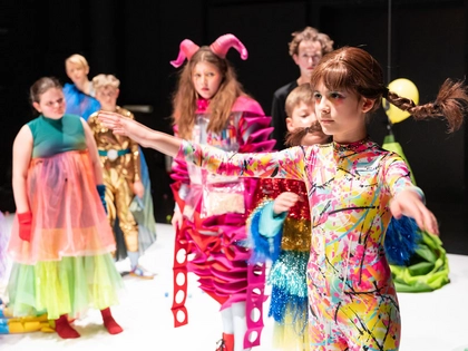 Erste WILDE-BÜHNE-Produktion feiert umjubelte Premiere am Leipziger Theater der Jungen Welt