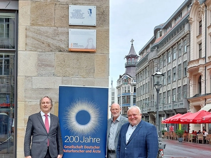 200 Jahre GDNÄ - Gedenktafel am Gründungsort Leipzig enthüllt 200 Jahre GDNÄ - Gedenktafel am Gründungsort Leipzig enthüllt
