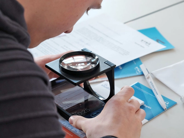 Wie vielseitig Drucken ist, können Studieninteressierte am „Schnuppertag digitale Print-Technologien“ erfahren. Foto: Heinze / HTWK Leipzig