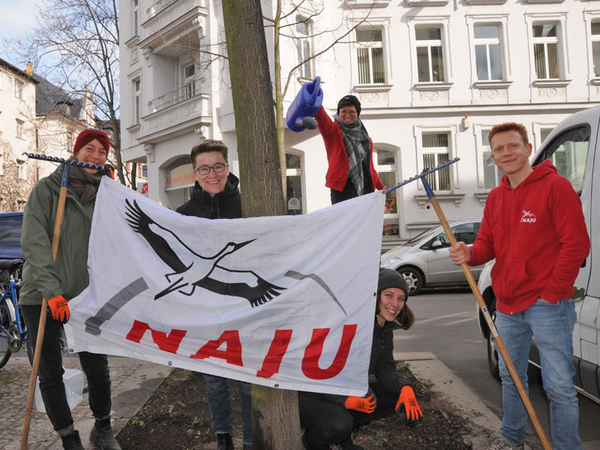 Baumscheibenaktion in Gohlis, Foto: NAJU Leipzig