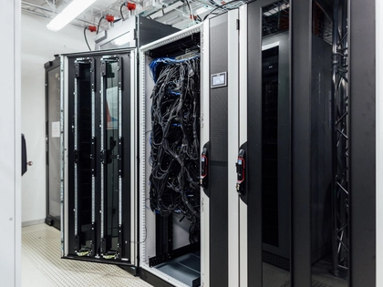 Vom Gehirn inspiriert: Supercomputer stärkt KI-Forschung an der Universität Leipzig Vom Gehirn inspiriert: Supercomputer stärkt KI-Forschung an der Universität Leipzig