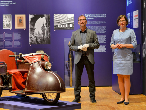 Dr. Anselm Hartinger und Dr. Skadi Jennicke eröffnen die Sonderausstellung, Foto: Markus Scholz / SGM