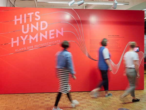 Eingangsbereich der Wechselausstellung. Foto: Alexander Schmidt / punctum