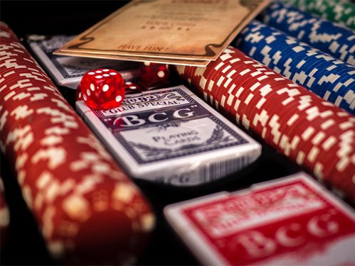 Blackjack zählt zu den beliebtesten Karten-Glücksspielen. Foto: pixabay.com / TheAndrasBarta 