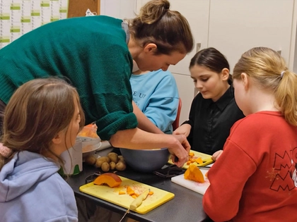 Zu Tisch! Gesunde Mahlzeiten für hungrige Kinder