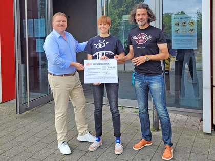 Grünauer Kinder- und Jugendtheater Theatrium freut sich über Spende vom Cineplex und Allee-Center Leipzig aus Filmplakatbörse