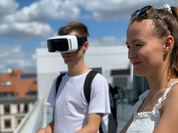 Ferienhochschule 2020: Hidden-Campus-Tour – Besichtigung des Campus der HTWK Leipzig in der Karl-Liebknecht-Straße, Foto: Stefan Schmeißer / HTWK Leipzig