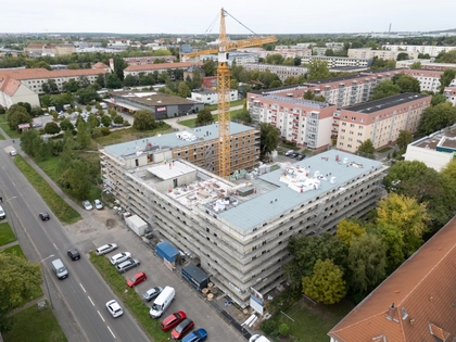 Sechs Monate nach der Grundsteinlegung: LWB feiert Richtfest in der Essener Straße