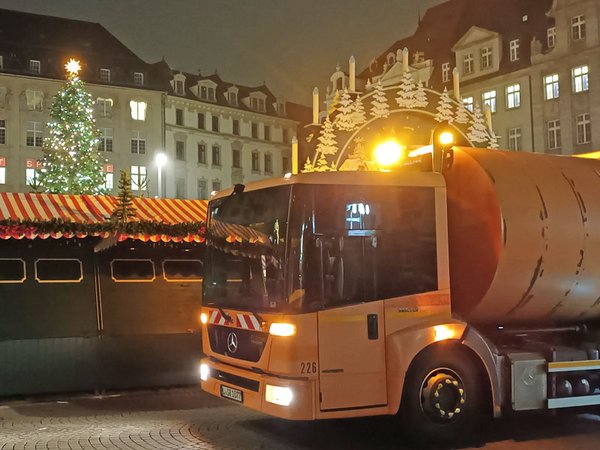 Drehtrommelfahrzeug im Einsatz auf dem Leipziger Weihnachtsmarkt, Foto: Stadtreinigung Leipzig